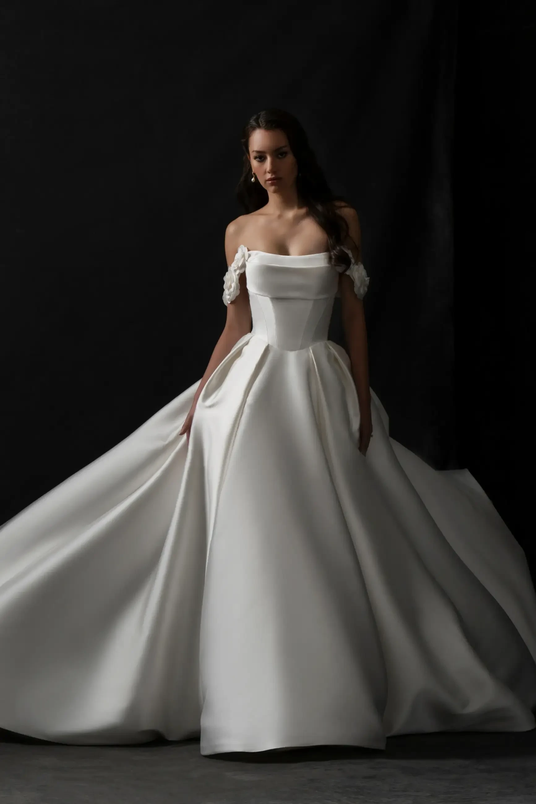 Soft Details, Strong Statements: Elevated Gown Styling Ideas Image