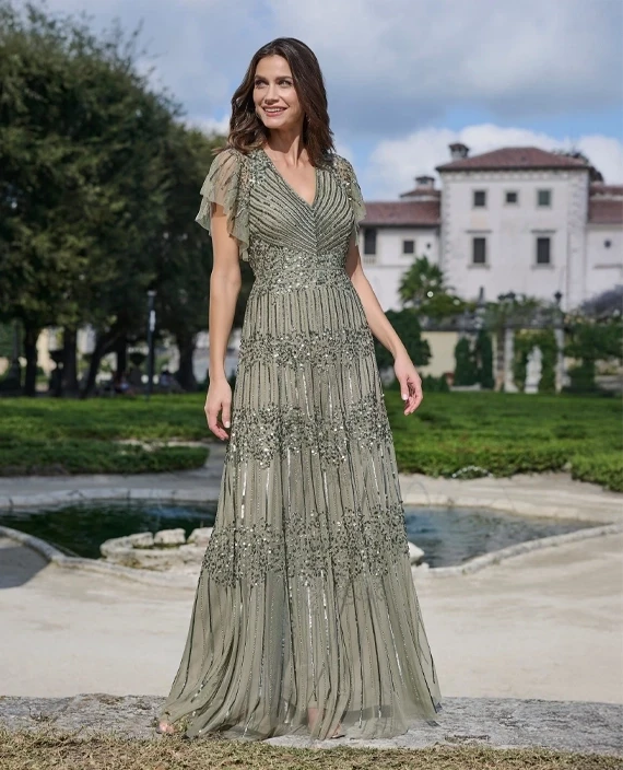 Photo of the model wearing a Mothers collection